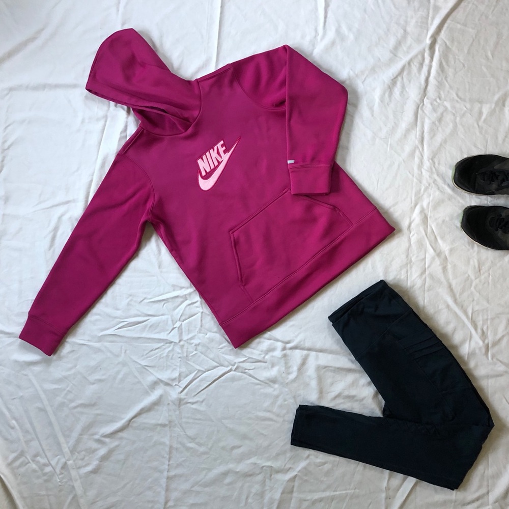 Nike Fleece-lined Thermafit Athletic Sweatshirt